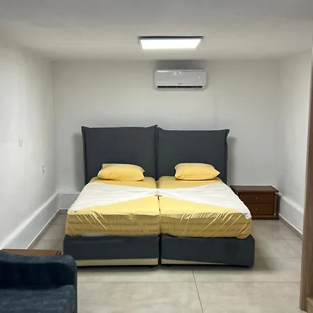 Small Budget For Vacation For Two Feriehus Néa Irákleia